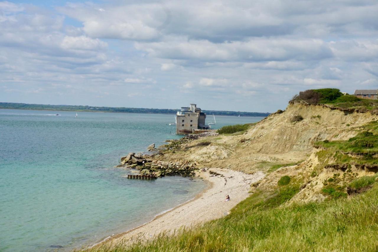 Seaview Self-Catering Coastal Bungalow In Rural West Wight Freshwater Exteriér fotografie