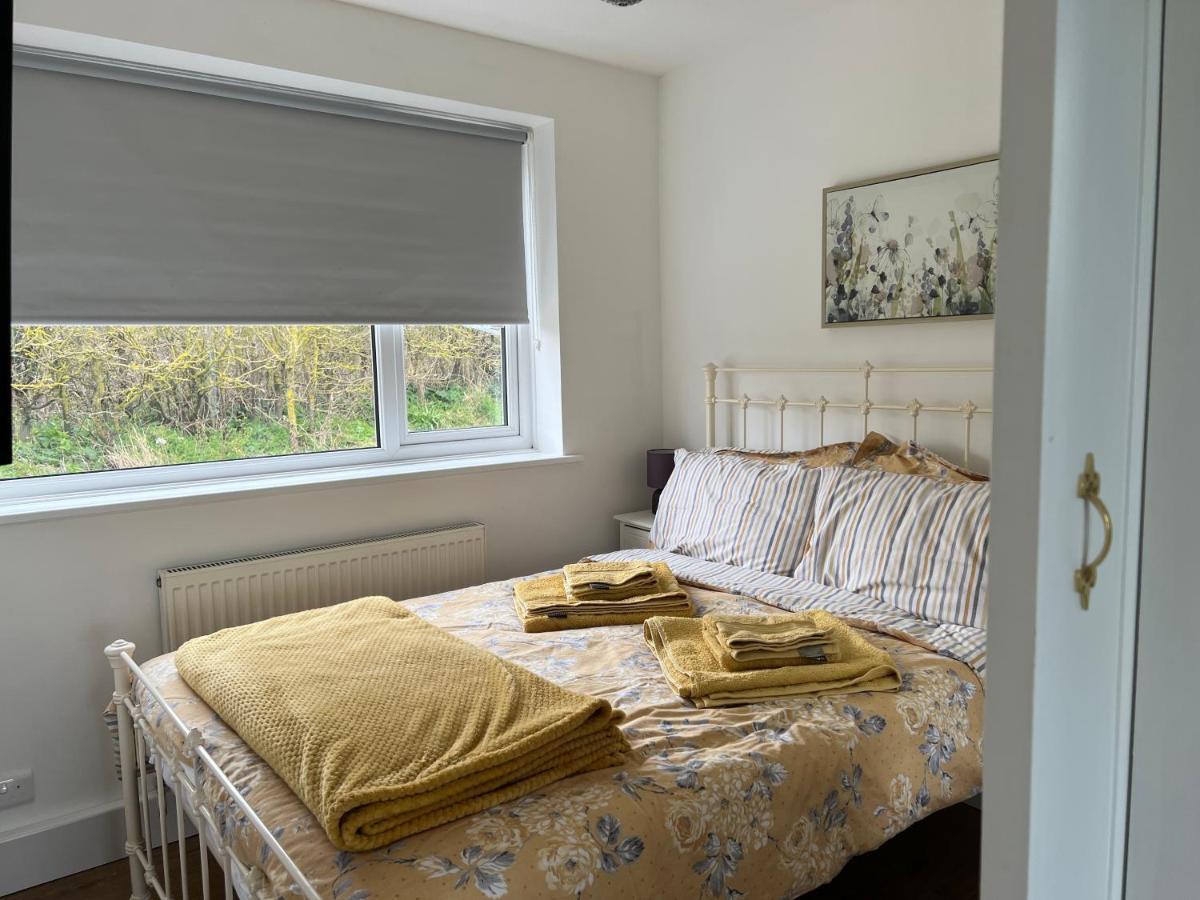 Seaview Self-Catering Coastal Bungalow In Rural West Wight Freshwater Exteriér fotografie